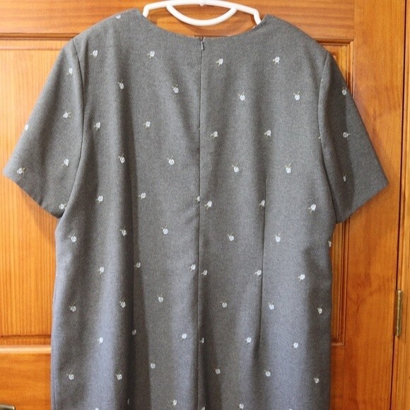 Talbots Gray Embroidered Floral Shift Dress Plus Size 20W Elegant Flowy Chic - Picture 4 of 16